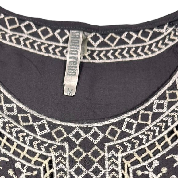 NWOT Monoreno Boho Mini Dress Sz.M Gray Embroidered Bell Sleeve Cottage Prairie - Picture 4 of 12